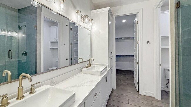 Building Photo - 5106 Sebastian Dr