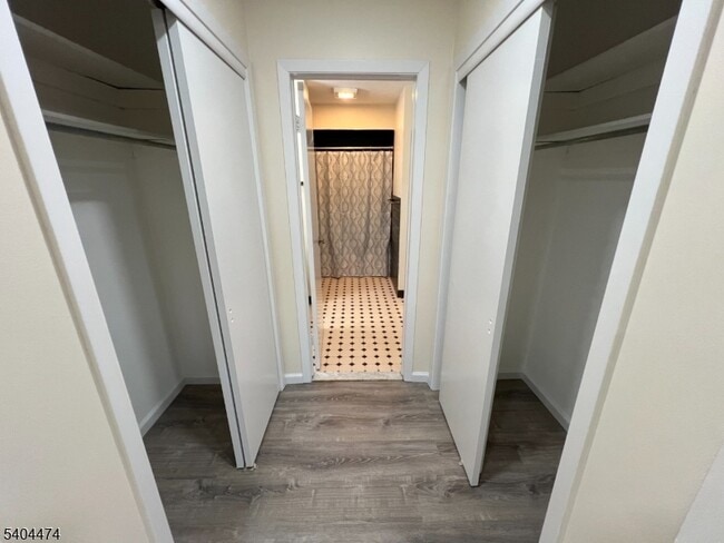 Building Photo - 124 Chelsea Way