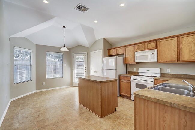Building Photo - 4762 Wind Trace Dr