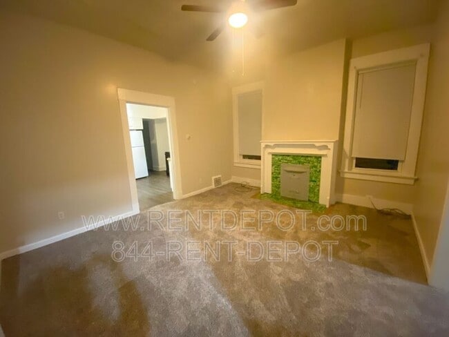 Building Photo - 816-818 W. Iowa St.