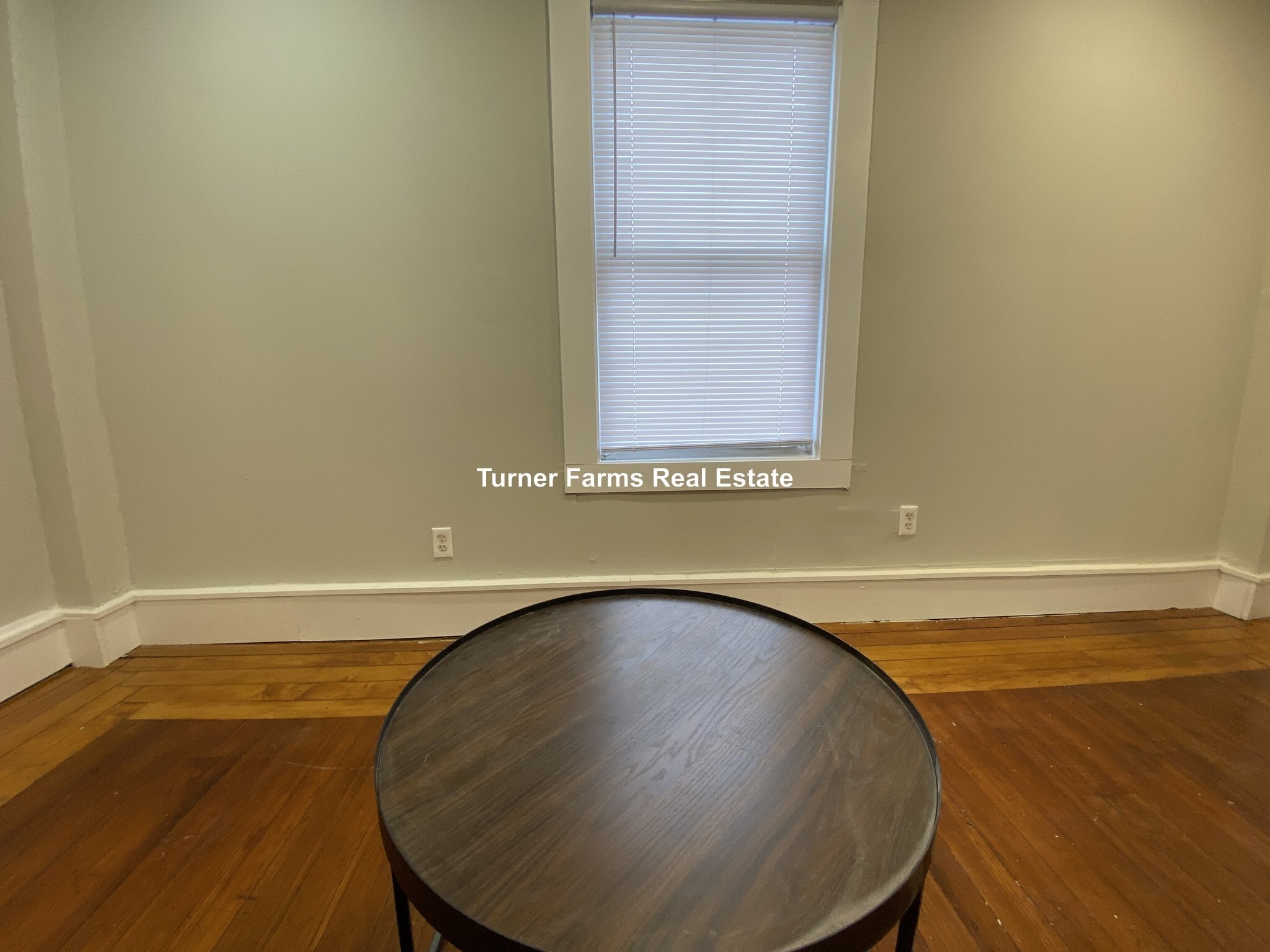 Building Photo - 35 Humphreys St