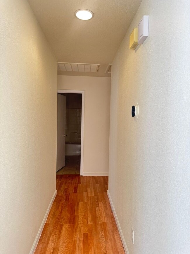 Building Photo - Beautiful 3-bedroom, 2-bathroom home in North Las Vegas