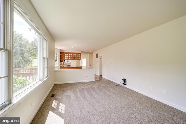 Building Photo - 6207 Woodland Lake Dr