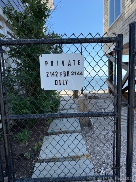 Building Photo - 2144 Fairfield Beach Rd