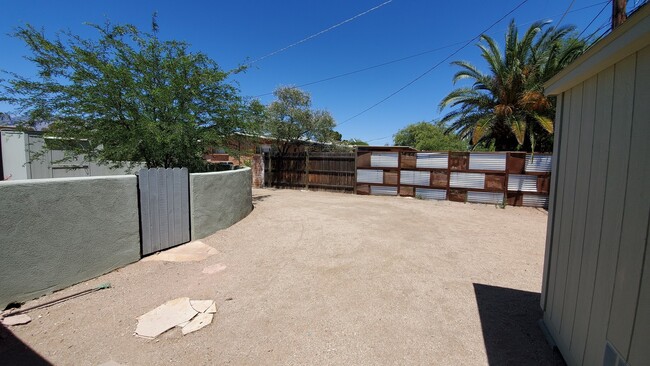 Building Photo - Grant and Country Club Private Guesthouse ...