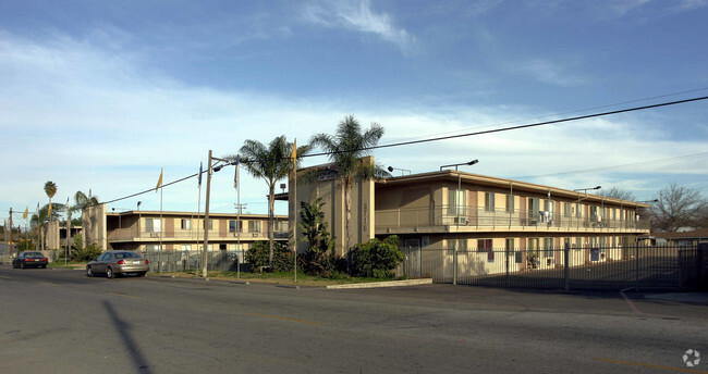 Primary Photo - Avalon Studios