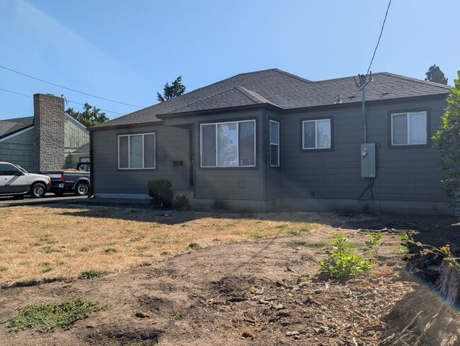 Building Photo - Great 3-Bedroom, 1-Bath Home In Springfield!