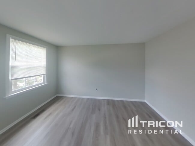 Building Photo - 3253 Farragut Ct