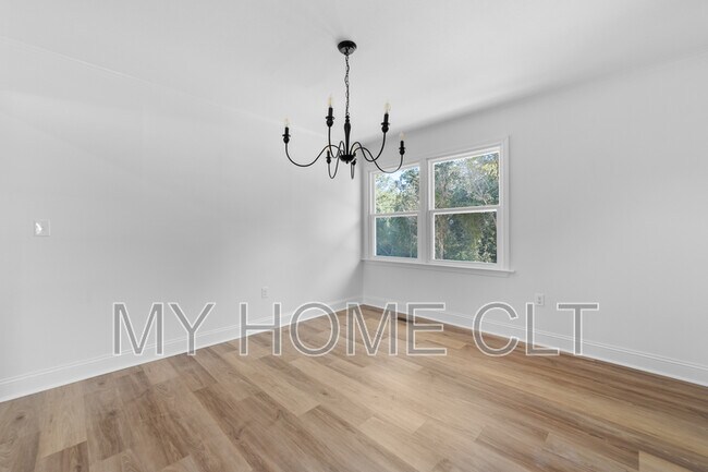 Building Photo - 3503 Linwood Rd