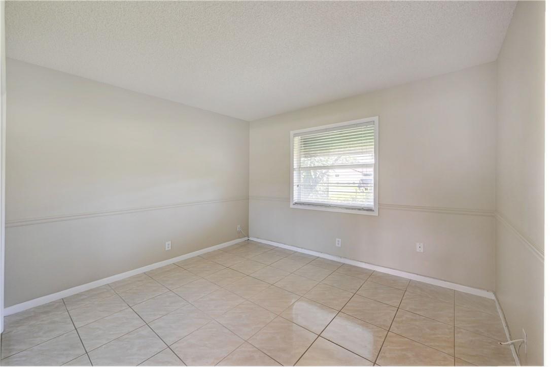 Building Photo - 7785 W Country Club Blvd