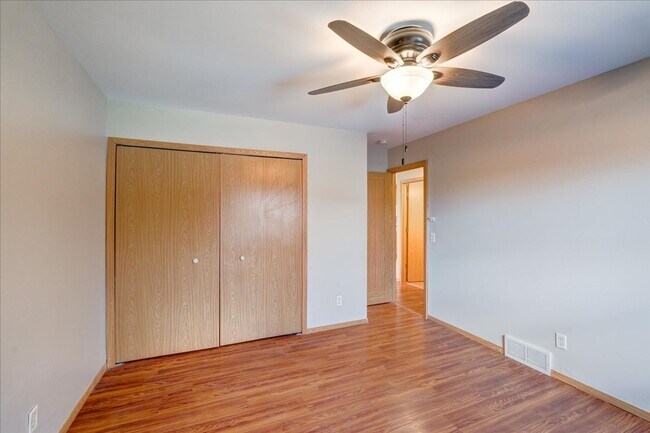 Building Photo - 1309-1311 Prairie Rd