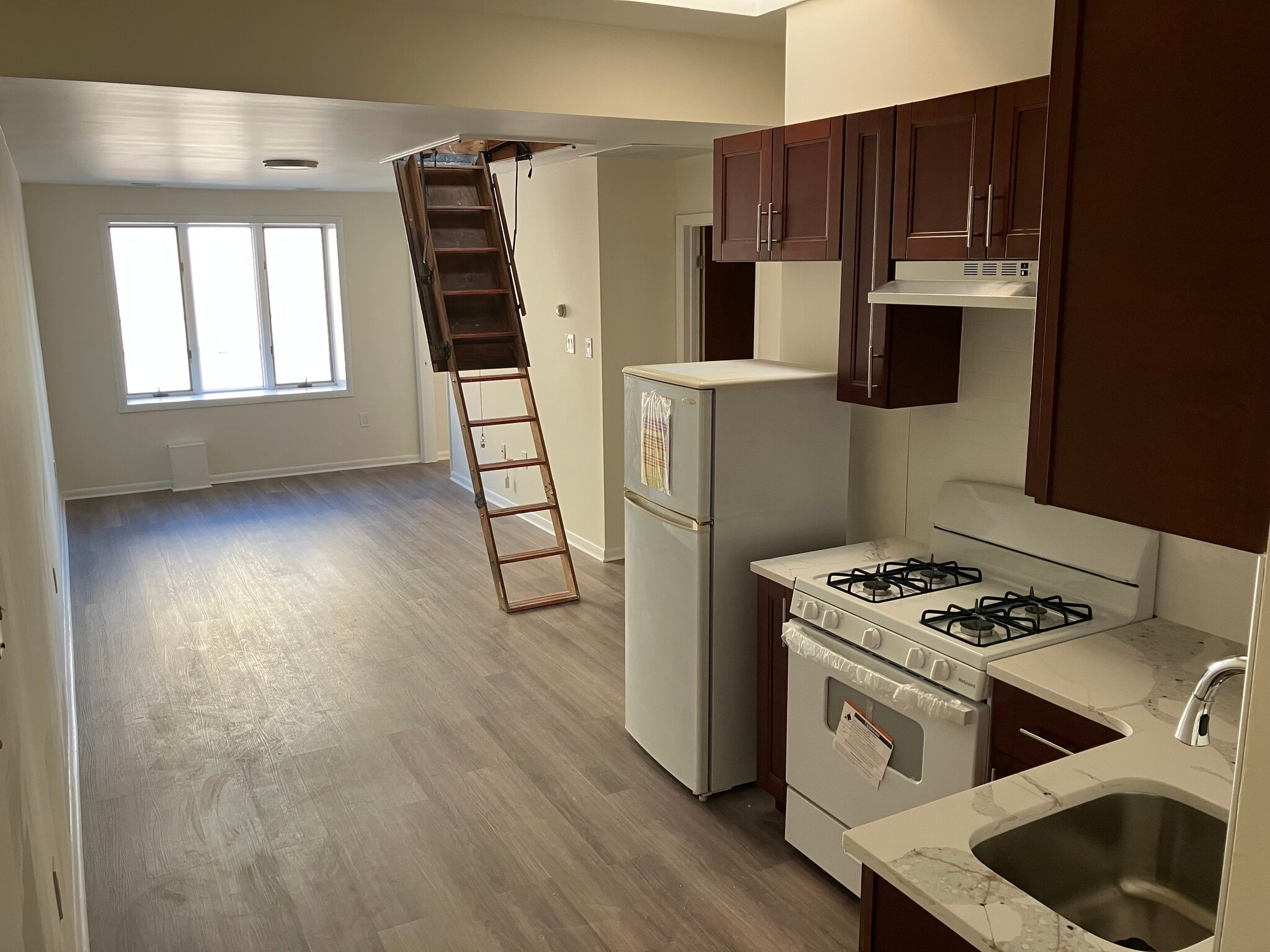 Building Photo - 136 N 10th St