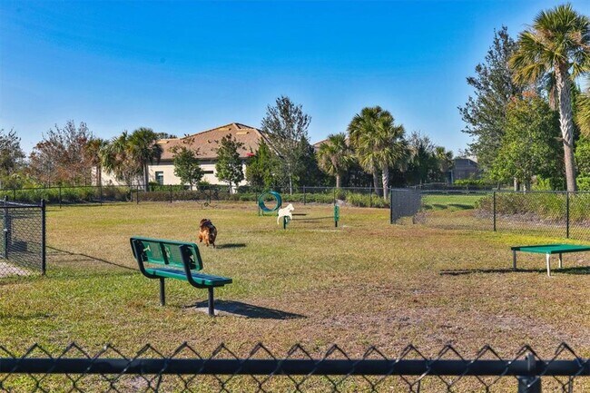Building Photo - 8113 Sternway Rd