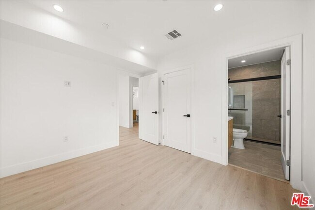 Building Photo - 4922 S Centinela Ave