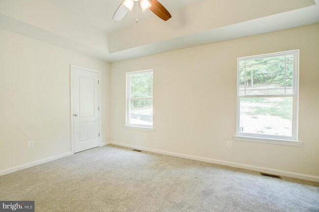 Building Photo - Sought After Aquia Harbour