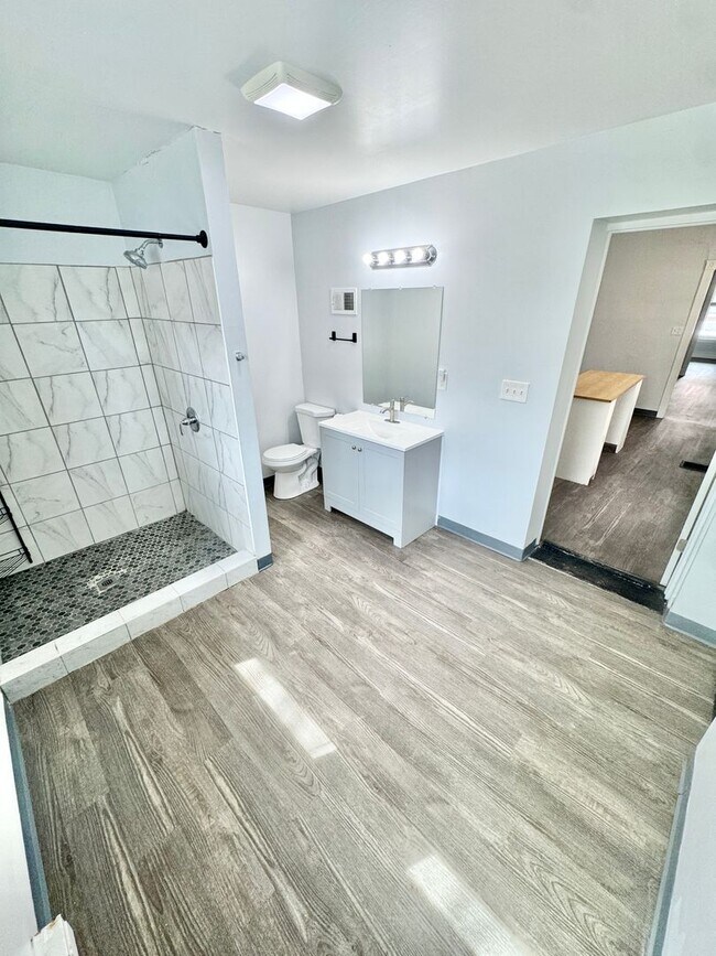 Building Photo - 1410 W Turner St