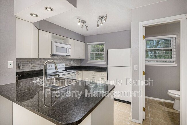 Building Photo - 8018 S Columbine Ct