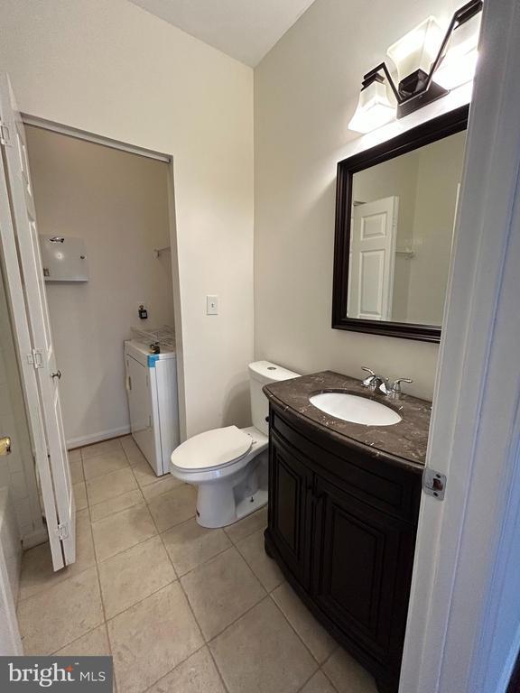 Building Photo - 7204 Bogley Rd