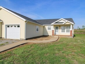 Building Photo - 130 Meadows Ln