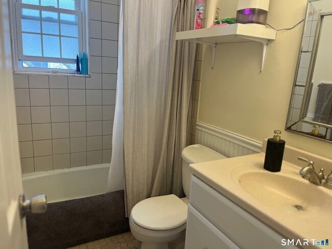 Building Photo - 1283 Hope St