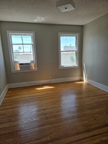 Bedroom 2 - 1647 Angelus Ave