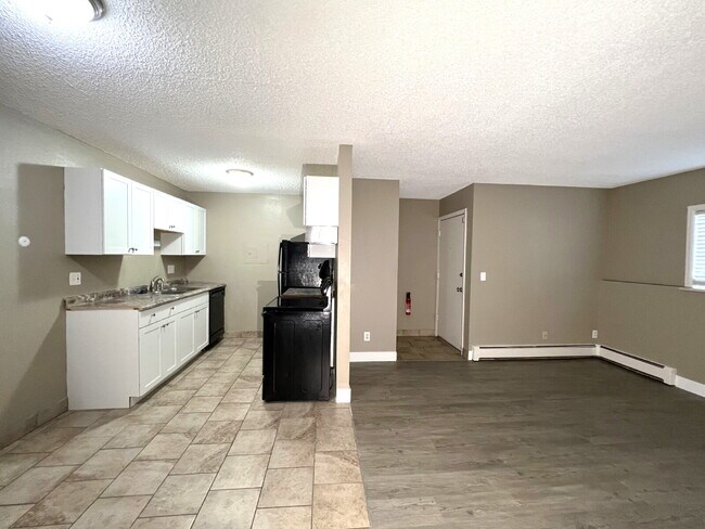 Building Photo - Modern Comfort and Convenience—2BR Condo w...
