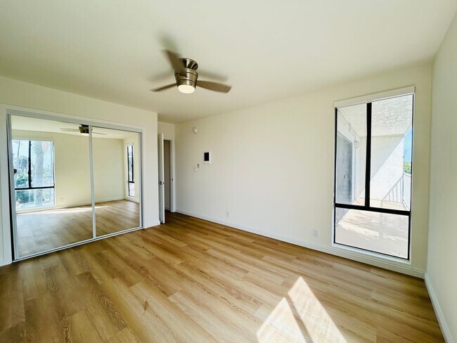 Building Photo - ven920