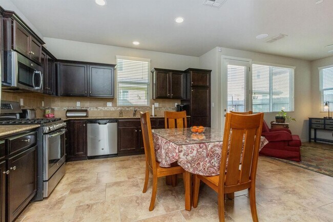 Building Photo - 1332 Joy Dr