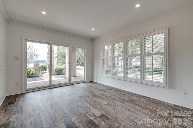 Building Photo - 646 Portside Dr