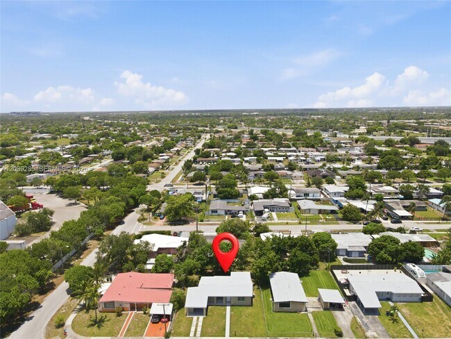 Building Photo - 875 NW 168th Dr