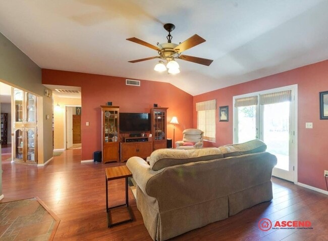 Building Photo - Phenomenal Home On The West Side of Town – Near Bakersfield Marketplace