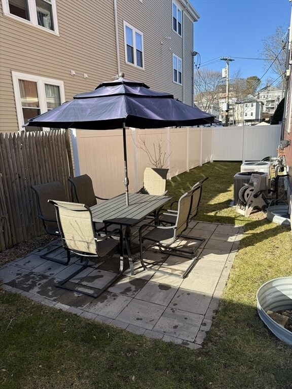 Building Photo - 39 Coffey St