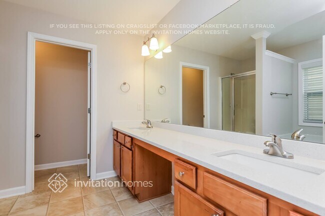 Building Photo - 2343 Jasmine Glen Dr