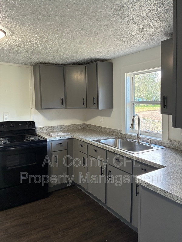 Building Photo - 812 Marion St