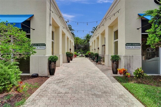 Building Photo - 1200 Town Center Dr