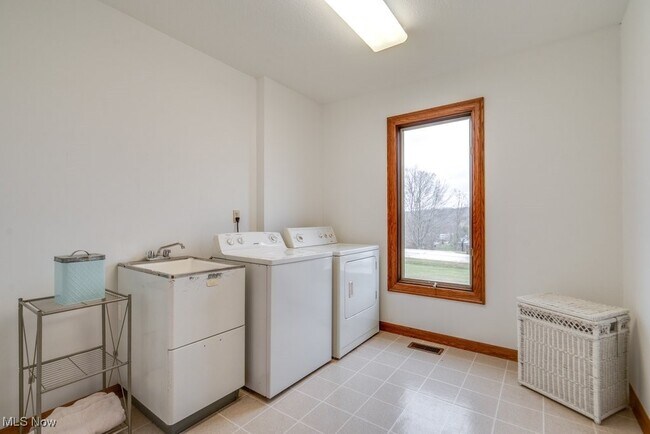 Building Photo - 4700 Barnsleigh Dr