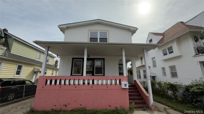 Primary Photo - 134 W Chester St