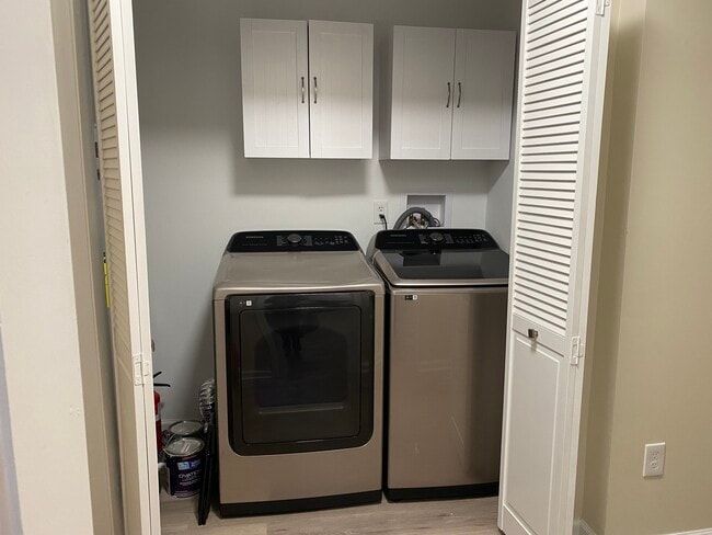 Building Photo - 405 Lossing Ave