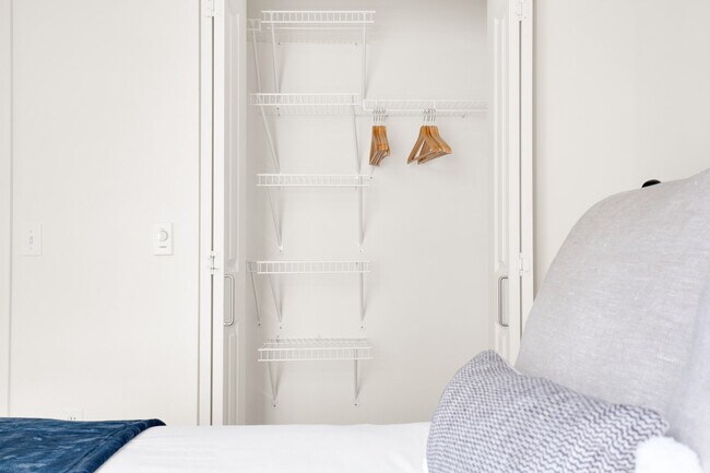 Building Photo - 10410 NE 2nd St