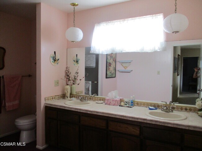 Building Photo - 5042 Llano Dr