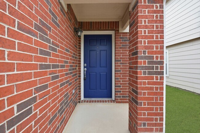 Building Photo - 3023 Legends York Dr