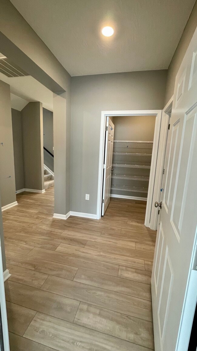 Building Photo - 5011 S Castle Ct