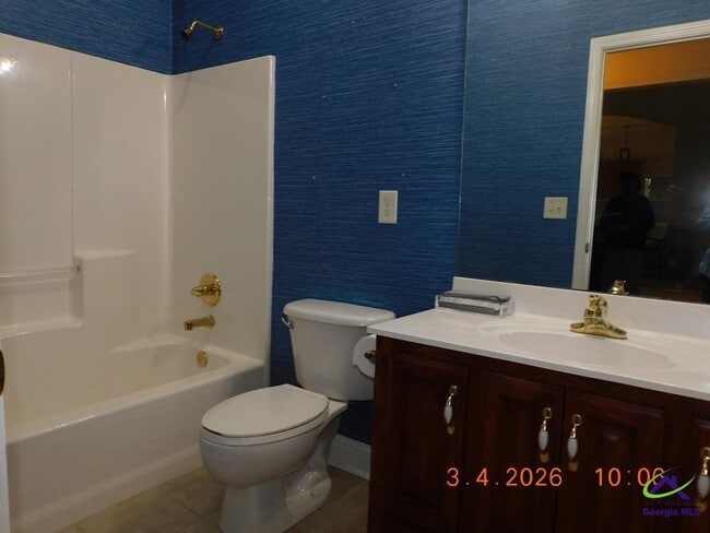 Building Photo - 214 Spanish Trail