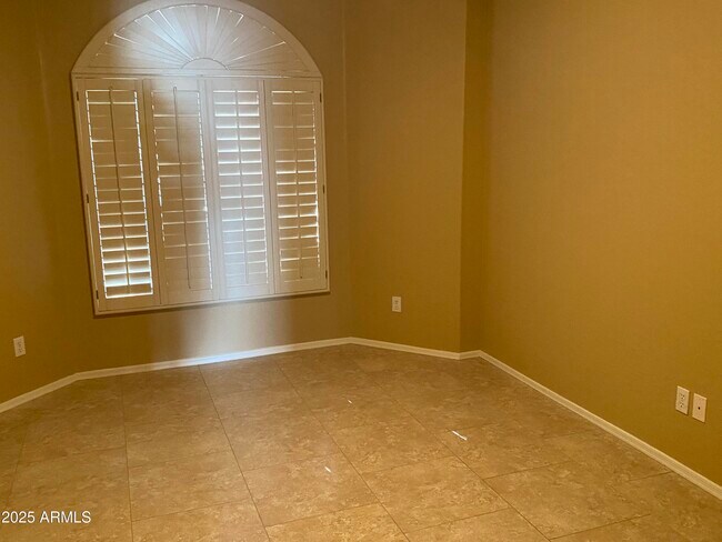 Building Photo - 320 S 70th St