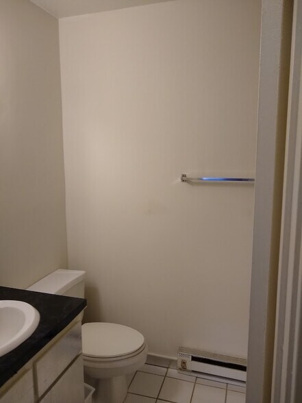 Bathroom - 163 South St