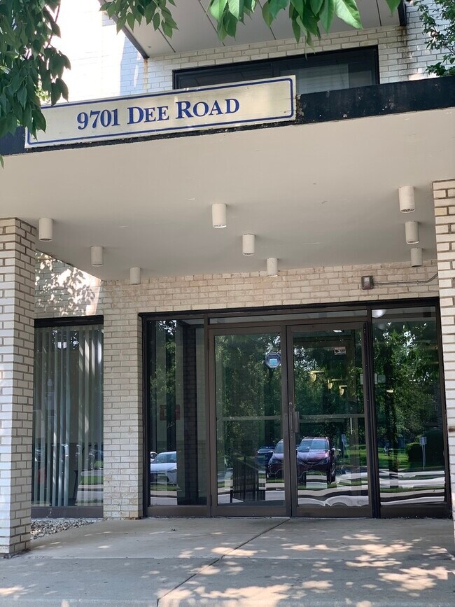 Building Photo - 9701 N Dee Rd