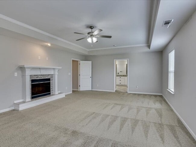 Building Photo - 5 Bedroom 3 Bath In Evans!