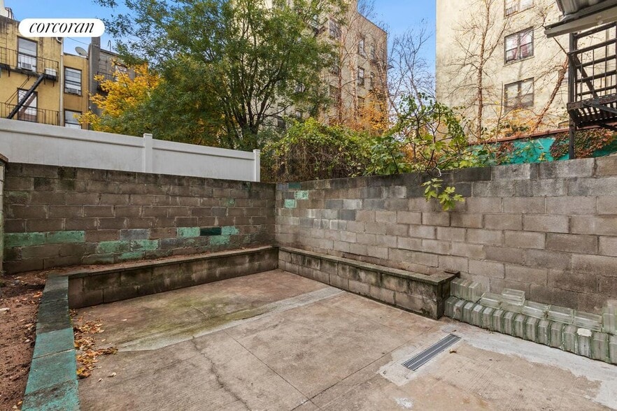 Building Photo - 446 E 118th St