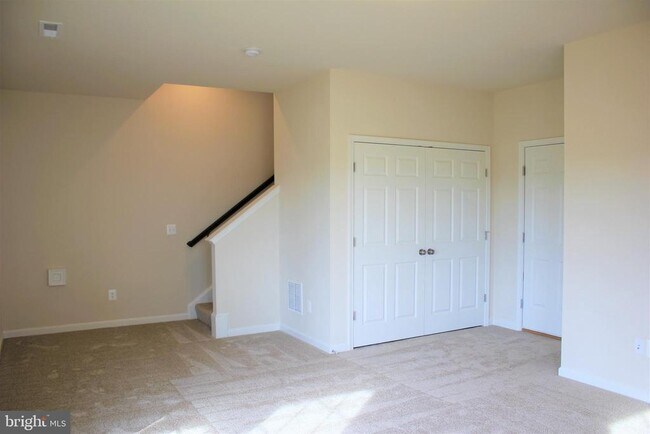 Building Photo - 232 Parkland Dr