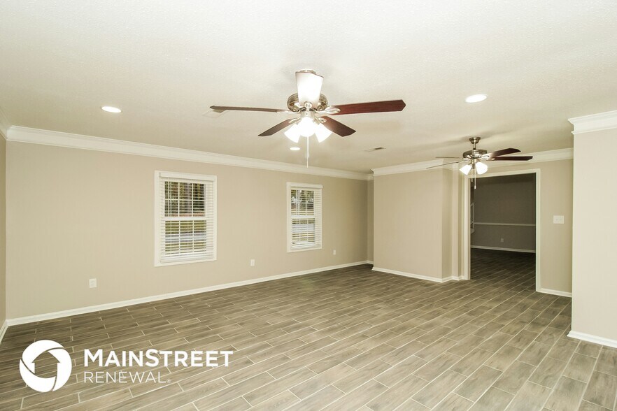Building Photo - 7729 St James Ct